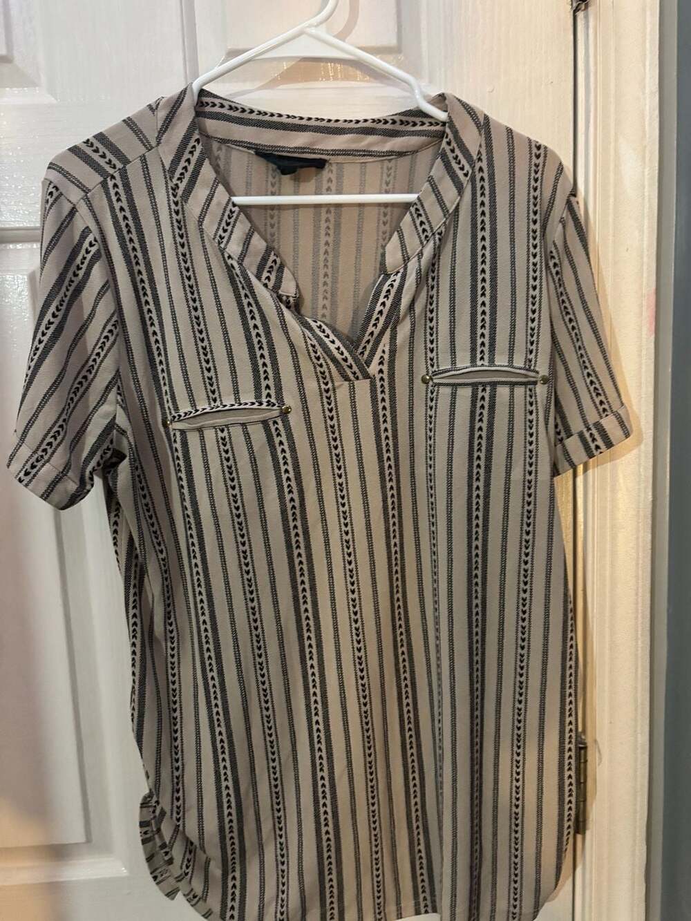 Sweet Wanderer Short Sleeve V-Neck Striped Blouse with Pocket L Maternity